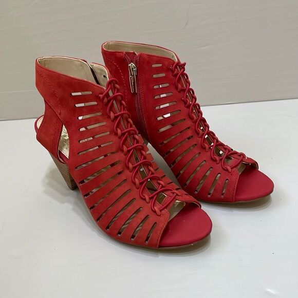 NEW WITHOUT TAGS VINCE CAMUTO EVALAN HEELS IN RED LEATHER - Picture 1 of 6